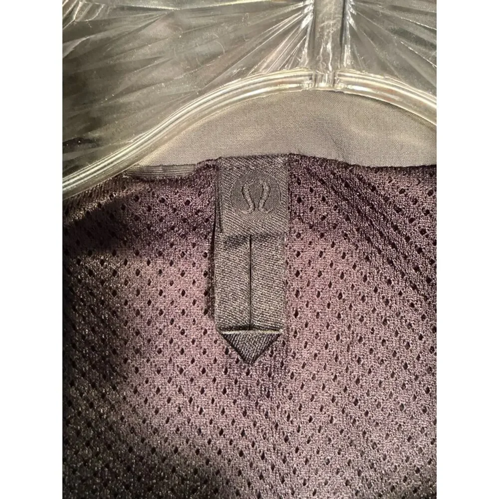 lululemon athletica excellent preowned